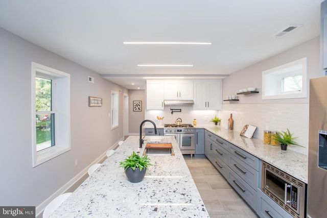 327 WOOD ST, Bristol, PA 19007