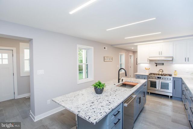 327 WOOD ST, Bristol, PA 19007