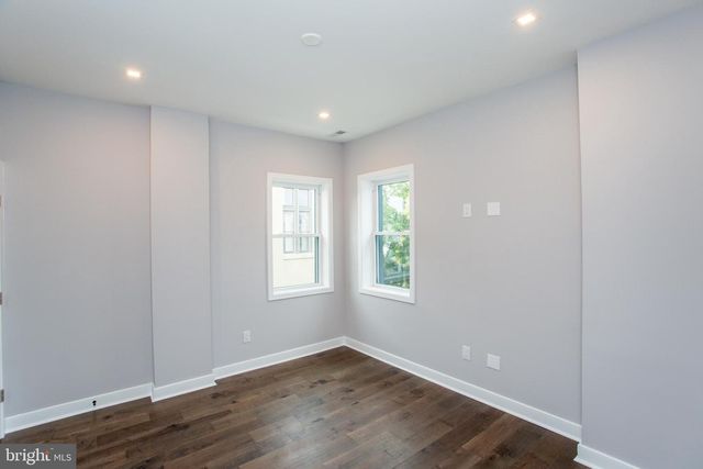 327 WOOD ST, Bristol, PA 19007