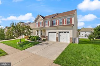 5666 SPRIGGS MEADOW DR, Woodbridge, VA 22193