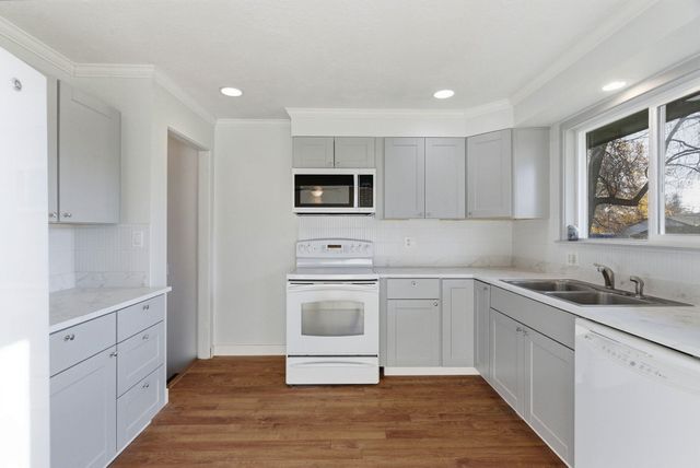 7808 E Broadway Ave, Spokane Valley, WA 99212