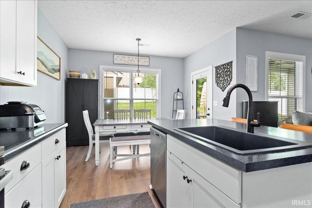 2812 Brewster Drive, Evansville, IN 47725