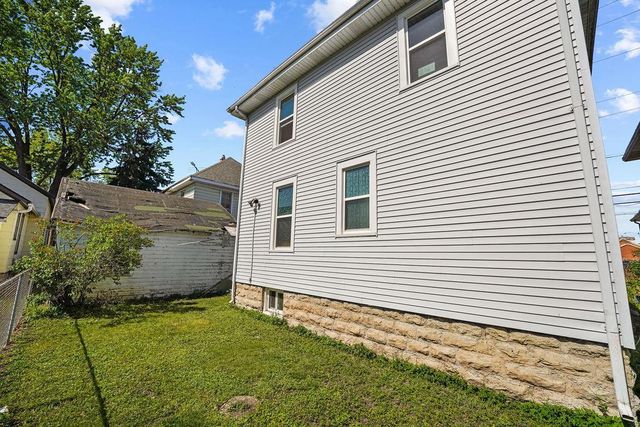 310 BROAD STREET, Oshkosh, WI 54901
