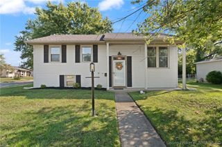 906 Holly Drive, Jeffersonville, IN 47130