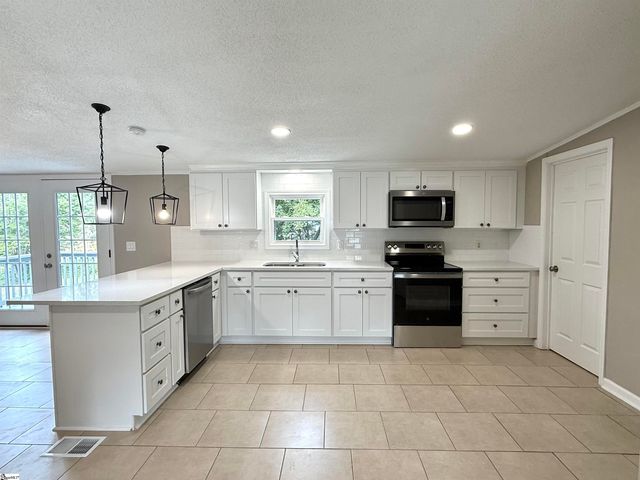 130 Bell Avenue, Inman, SC 29369