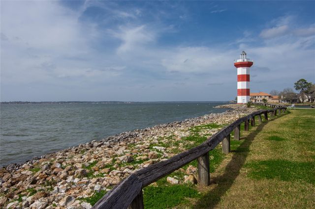 1926 Clipper Court, Willis, TX 77318