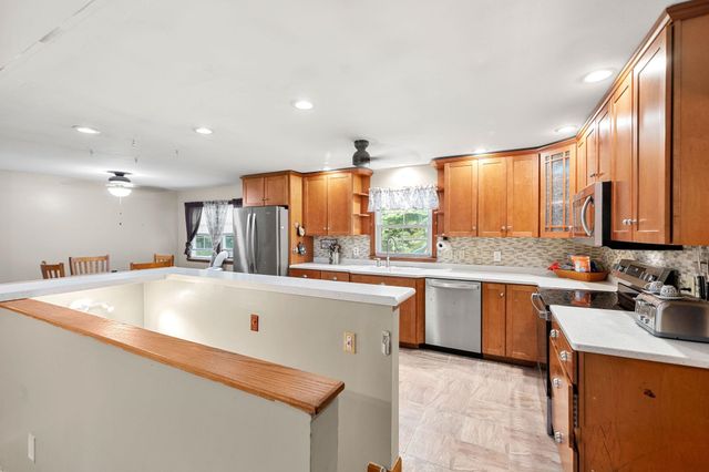 6 Juniper Drive, Amherst, NH 03031