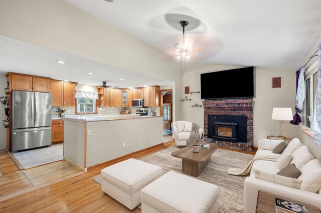 6 Juniper Drive, Amherst, NH 03031