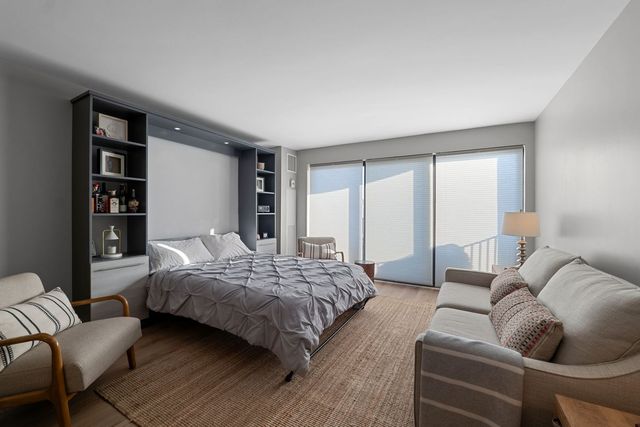 2020 N Lincoln Park West 30L, Chicago, IL 60614