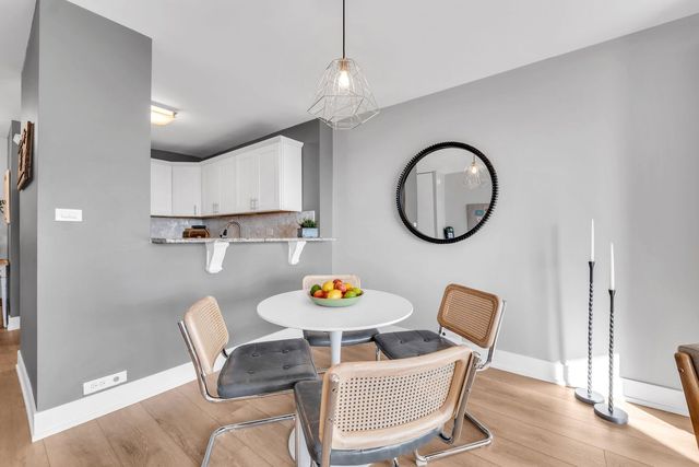 2020 N Lincoln Park West 30L, Chicago, IL 60614