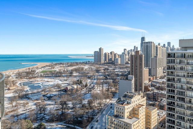 2020 N Lincoln Park West 30L, Chicago, IL 60614