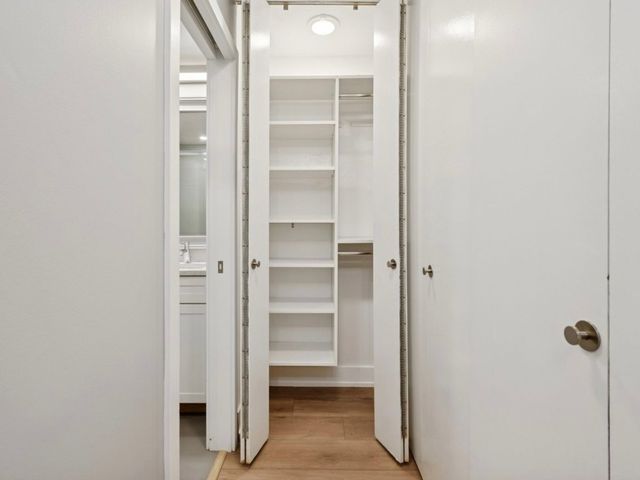 2020 N Lincoln Park West 30L, Chicago, IL 60614