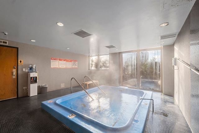 2020 N Lincoln Park West 30L, Chicago, IL 60614