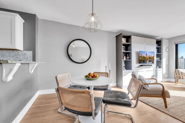 2020 N Lincoln Park West 30L, Chicago, IL 60614