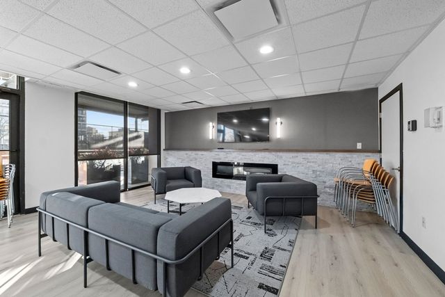 2020 N Lincoln Park West 30L, Chicago, IL 60614