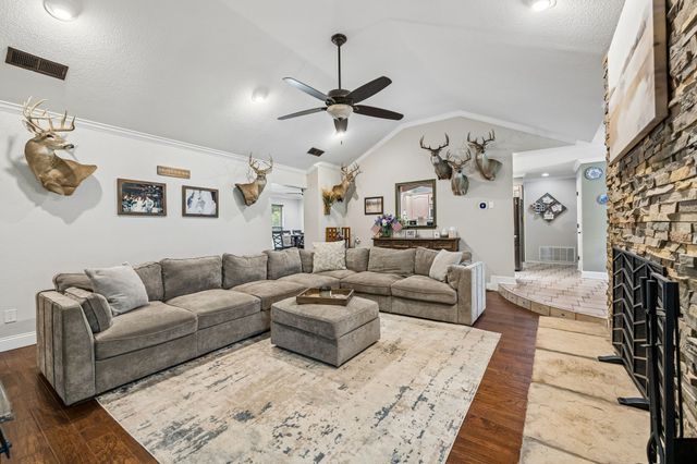 2814 Greenbrook Drive, Arlington, TX 76016