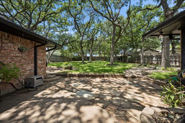2814 Greenbrook Drive, Arlington, TX 76016