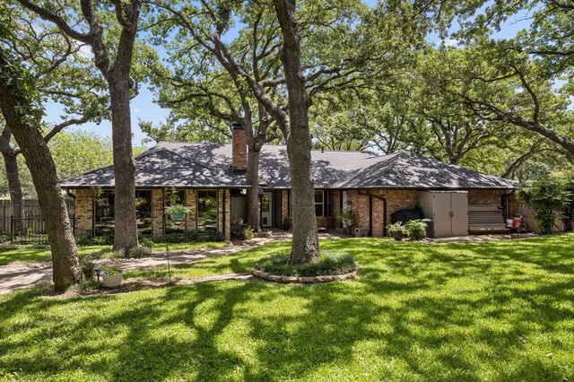 2814 Greenbrook Drive, Arlington, TX 76016