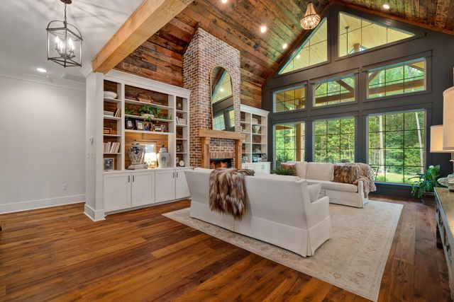 40 Fernwood Blvd., Sumrall, MS 39482