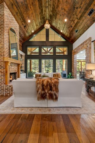 40 Fernwood Blvd., Sumrall, MS 39482