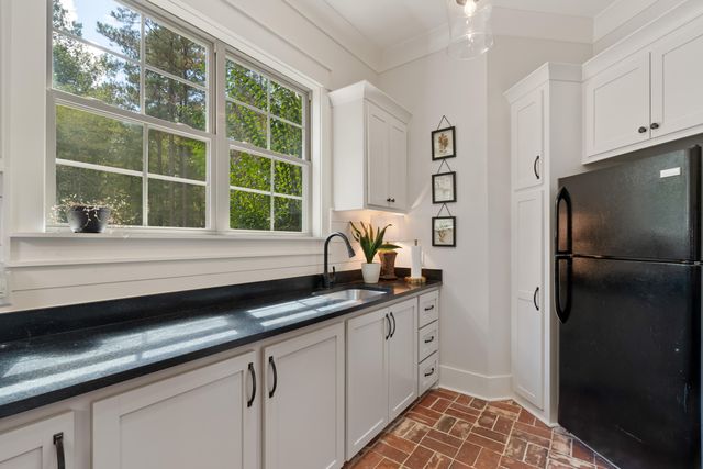 40 Fernwood Blvd., Sumrall, MS 39482