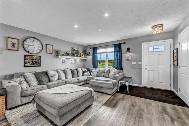 613 Cherrywood Lane, Painesville Twp, OH 44077