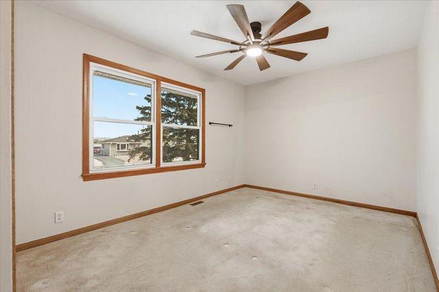 3808 RAMELLE Drive, Council Bluffs, IA 51501