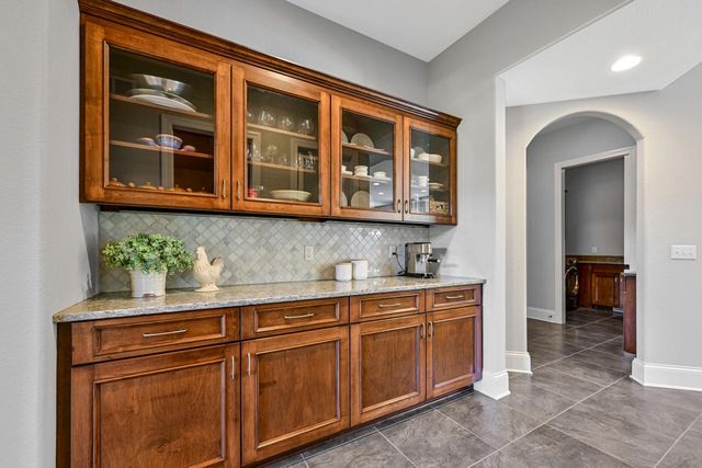 W292S5474 Fox Run COURT, Waukesha, WI 53189