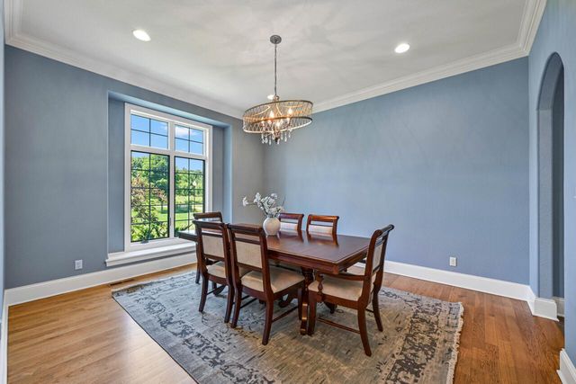 W292S5474 Fox Run COURT, Waukesha, WI 53189