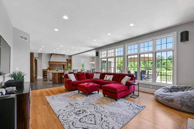 W292S5474 Fox Run COURT, Waukesha, WI 53189