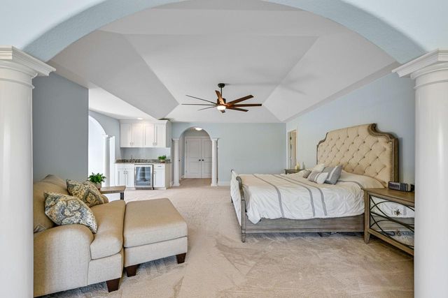 W292S5474 Fox Run COURT, Waukesha, WI 53189