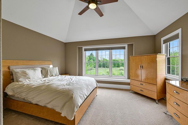 W292S5474 Fox Run COURT, Waukesha, WI 53189