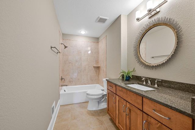 W292S5474 Fox Run COURT, Waukesha, WI 53189