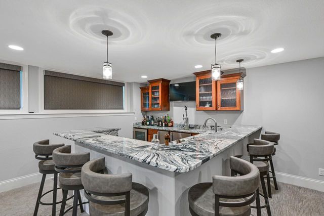 W292S5474 Fox Run COURT, Waukesha, WI 53189