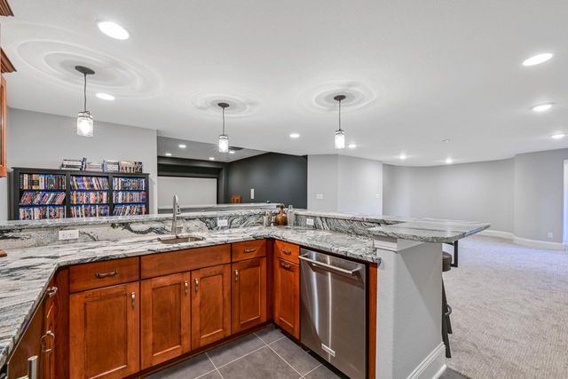 W292S5474 Fox Run COURT, Waukesha, WI 53189