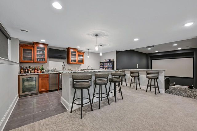 W292S5474 Fox Run COURT, Waukesha, WI 53189