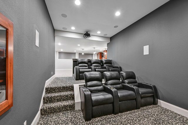 W292S5474 Fox Run COURT, Waukesha, WI 53189