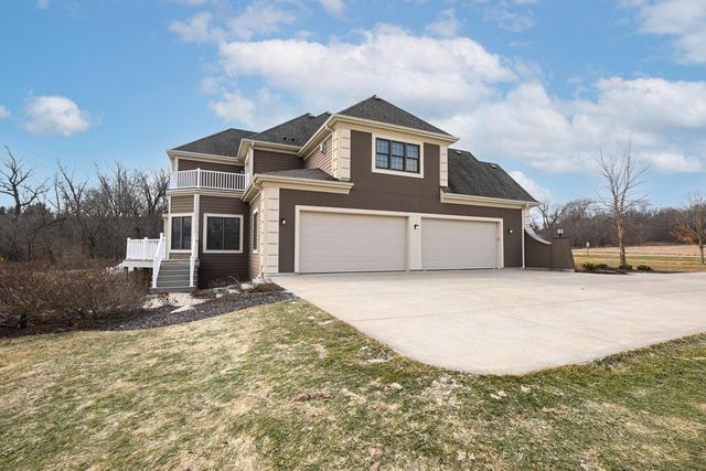 W292S5474 Fox Run COURT, Waukesha, WI 53189
