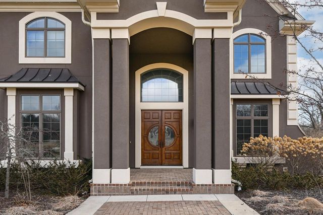 W292S5474 Fox Run COURT, Waukesha, WI 53189