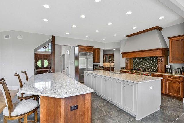 W292S5474 Fox Run COURT, Waukesha, WI 53189