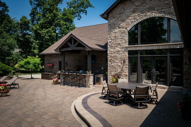701 Quinlan Court, Crown Point, IN 46307