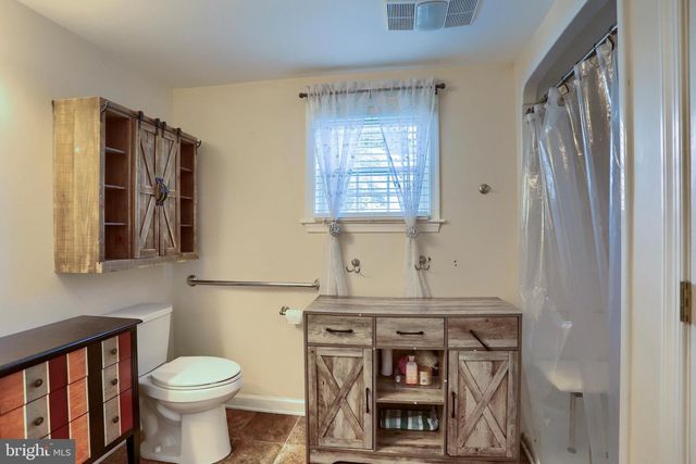 1945 SPRING RD, Carlisle, PA 17013