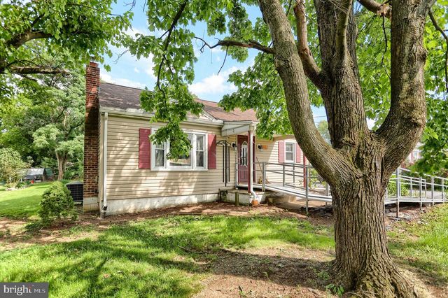 1945 SPRING RD, Carlisle, PA 17013