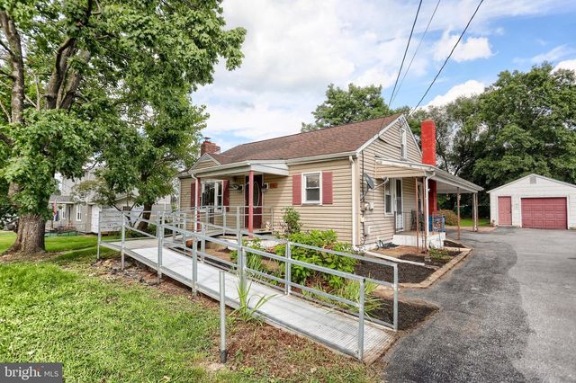 1945 SPRING RD, Carlisle, PA 17013
