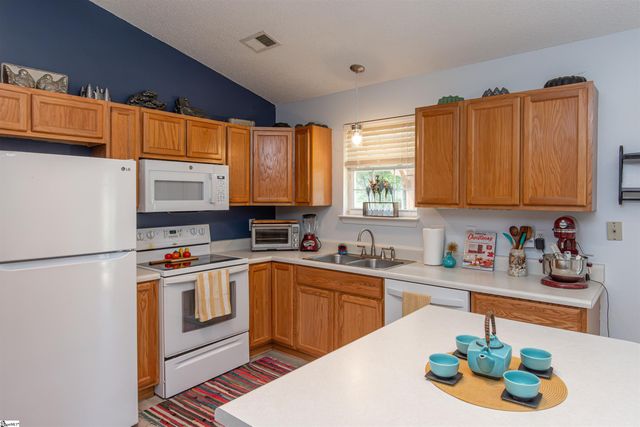 727 Evelyn Mae Road, Inman, SC 29349