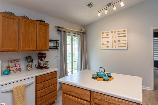 727 Evelyn Mae Road, Inman, SC 29349