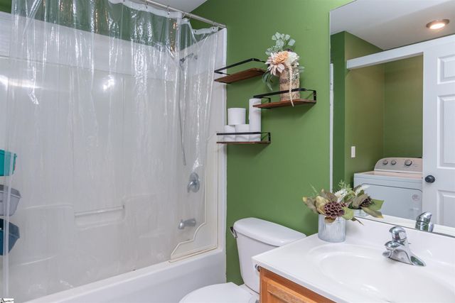 727 Evelyn Mae Road, Inman, SC 29349