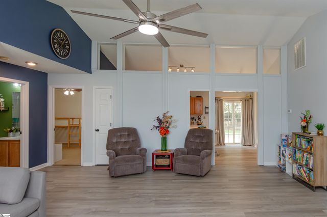 727 Evelyn Mae Road, Inman, SC 29349