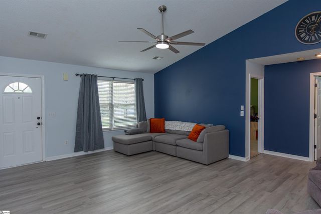 727 Evelyn Mae Road, Inman, SC 29349