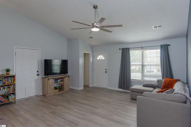 727 Evelyn Mae Road, Inman, SC 29349